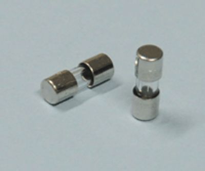 Lasiputkisulake 3,6x10mm 8A hidas