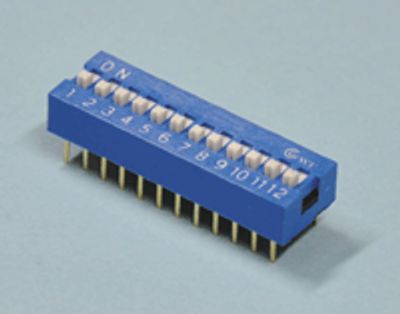 DIL-kytkin 12-napainen