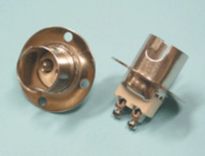 Lampunkanta asennuslaipalla, Ba15d