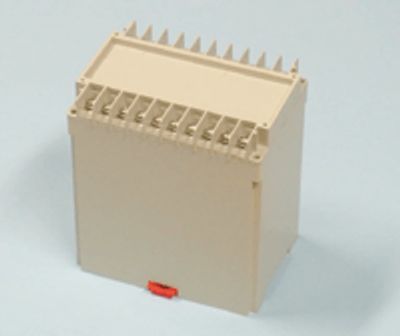 Muovikotelo DIN-kiskoon 100x72x112,6mm harmaa *