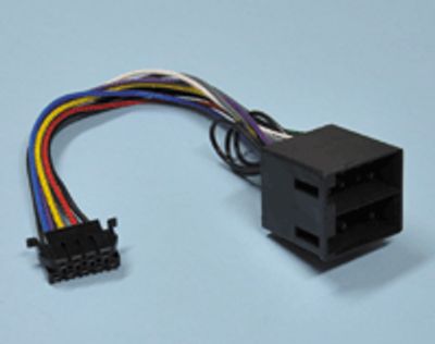 ISO-liitäntäjohto JVC-soittimille *