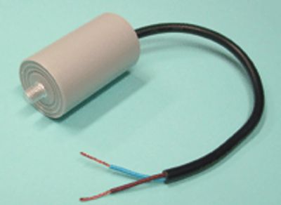 Moottorikondensaattori 8uF 425Vac M8