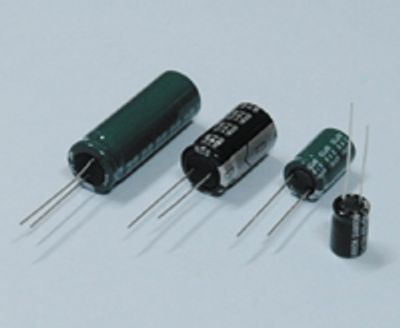 Elektrolyyttikondensaattori pystymalli 3300uF 25V R-7,5 low ESR