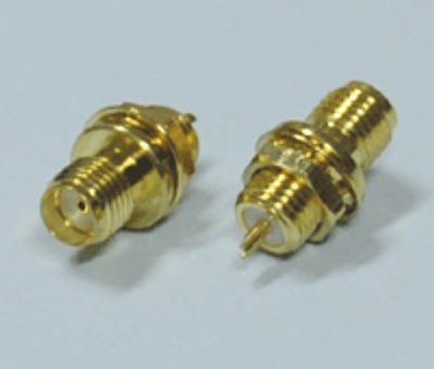 SMA-runkoliitin mutterikiinnitys