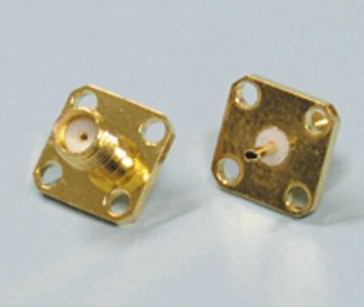 Kullattu SMA-runkoliitin laippakiinnitys