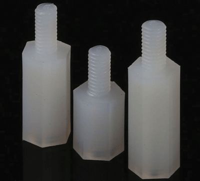 Korotustappi nylon M3 uros/naaras 22mm