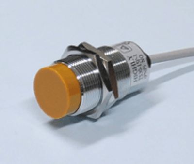 Induktiivinen anturi kaapelilla M30 NPN 10-30Vdc sulkeutuva 15mm *