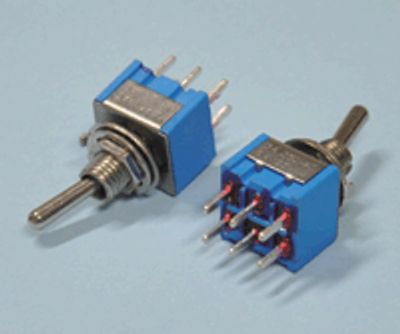 Vipukytkin piirilevylle 6A 125Vac 2xON-ON